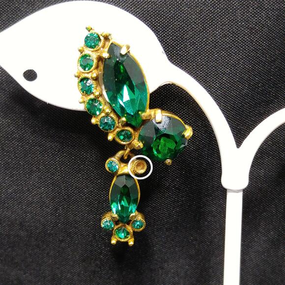 Vintage Hollycraft Green Rhinestone Earrings, Gold Plated Dangle, 1960s - Picture 2 of 10